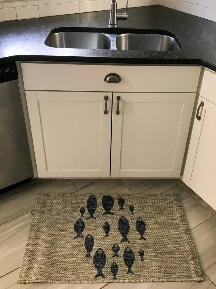 Navy/ Gray Coastal Fish Indoor/ Outdoor Area Rug