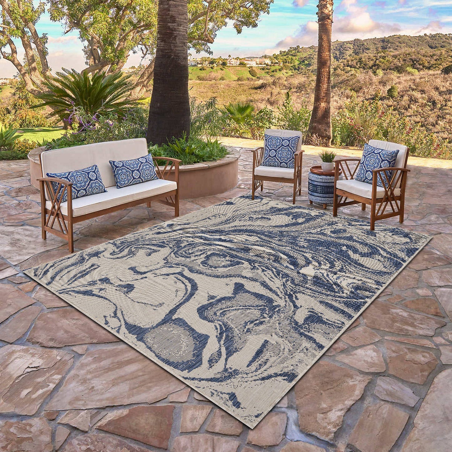 Abstract Oasis White/Navy Indoor/Outdoor Area Rug