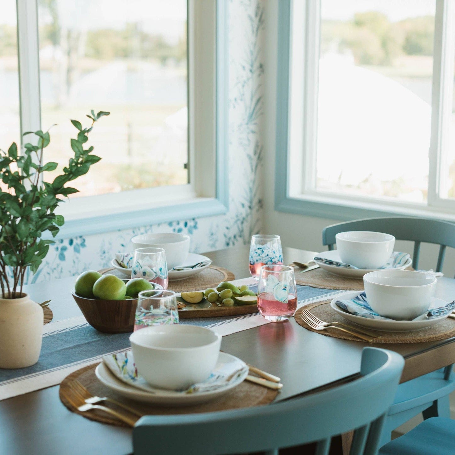 Wine Glass - Flowing Shells