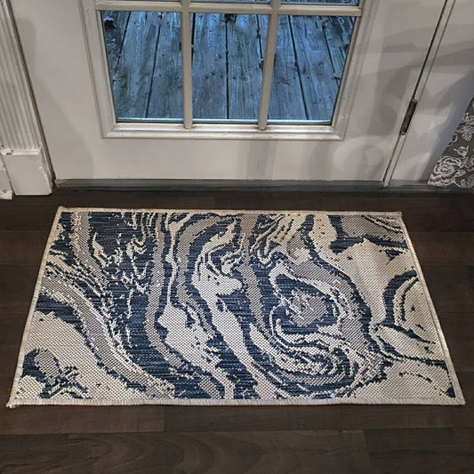 Abstract Oasis White/Navy Indoor/Outdoor Area Rug