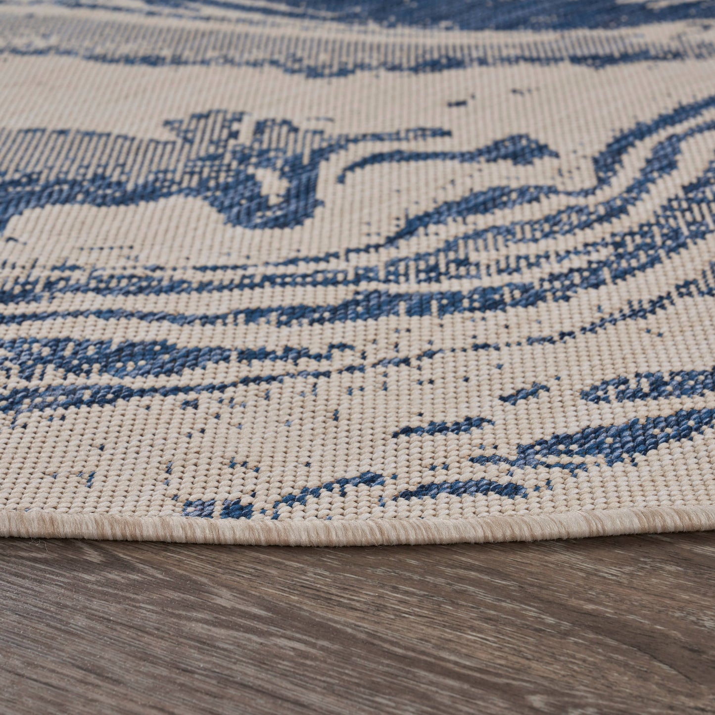 Abstract Oasis White/Navy Indoor/Outdoor Area Rug