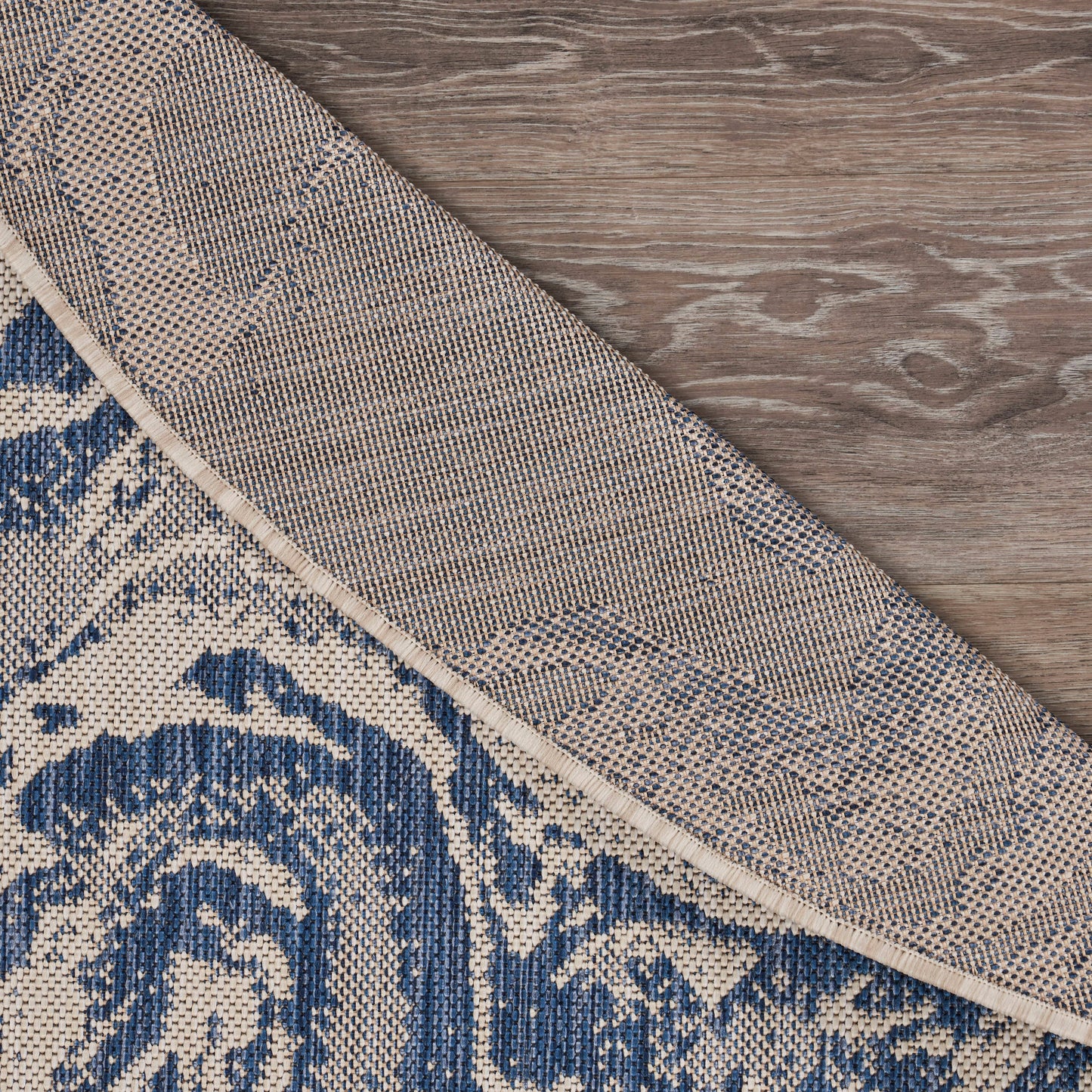 Abstract Oasis White/Navy Indoor/Outdoor Area Rug