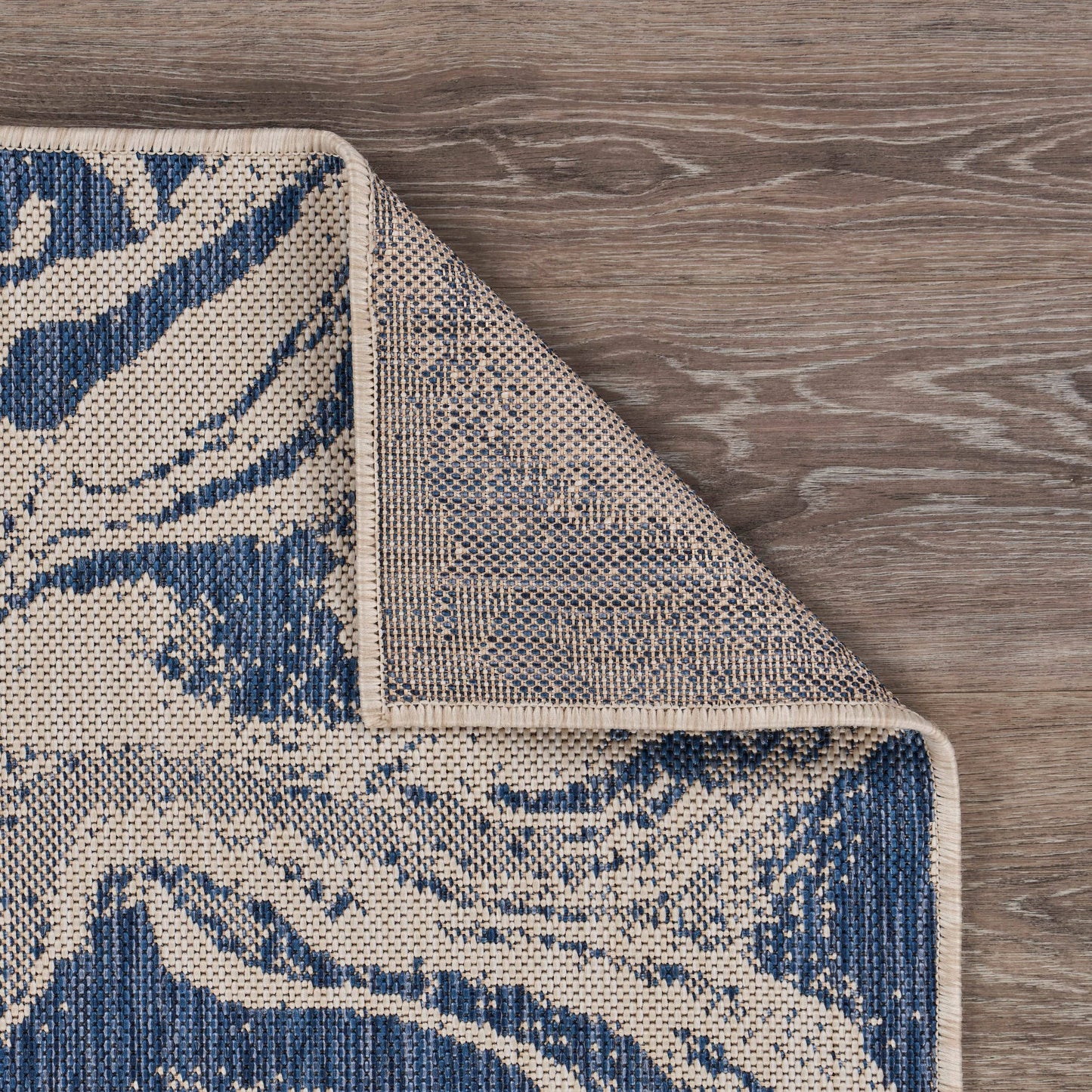 Abstract Oasis White/Navy Indoor/Outdoor Area Rug