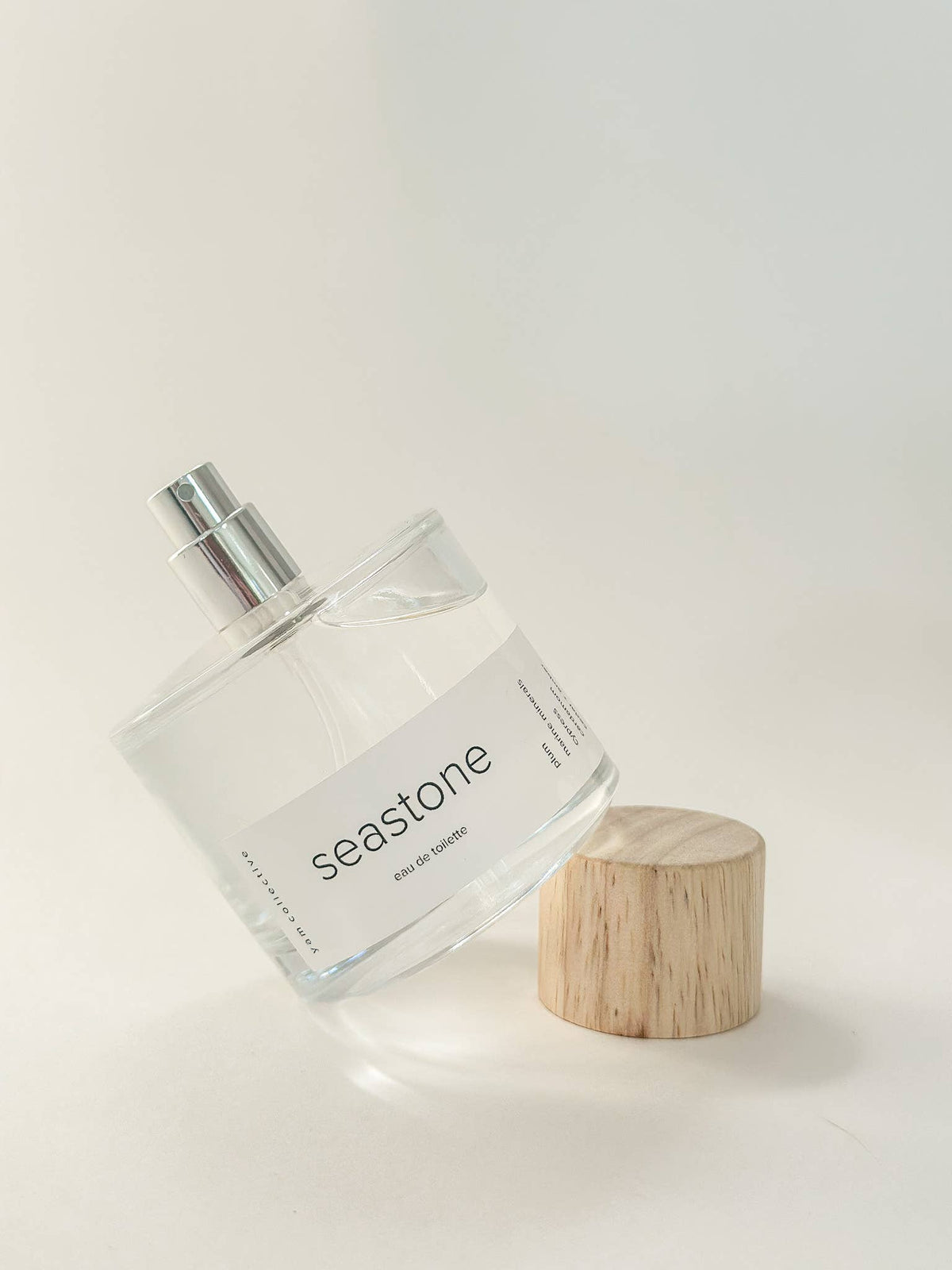 Eau de toilette: Sea Stone / marine minerals, cypress, plum