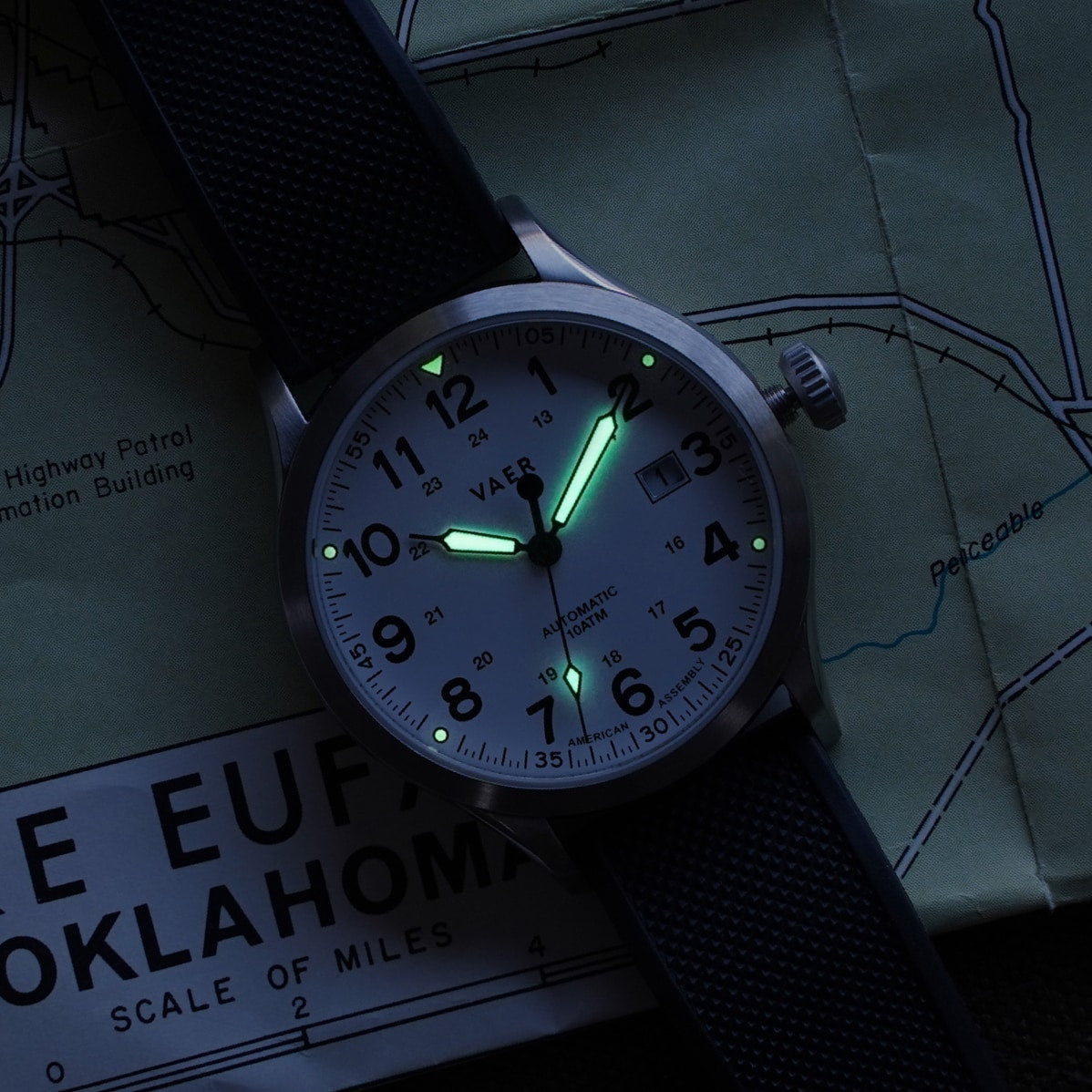 A5 Field White Auto - 40mm USA/Premium Steel Bracelet